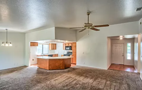 823 Wingsetter Ct, Redding, CA 96003 photo 2
