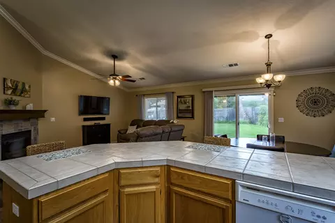 1644 Spanish Bay Dr, Redding, CA 96003 photo 11