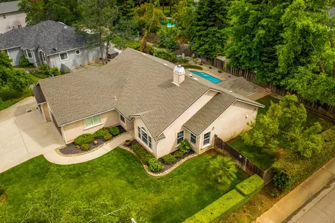 3785 Regatta Ct, Redding, CA 96001 photo 1