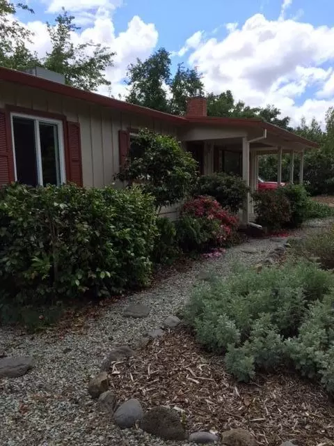 2611 Sacramento Dr, Redding, CA 96001 photo 2