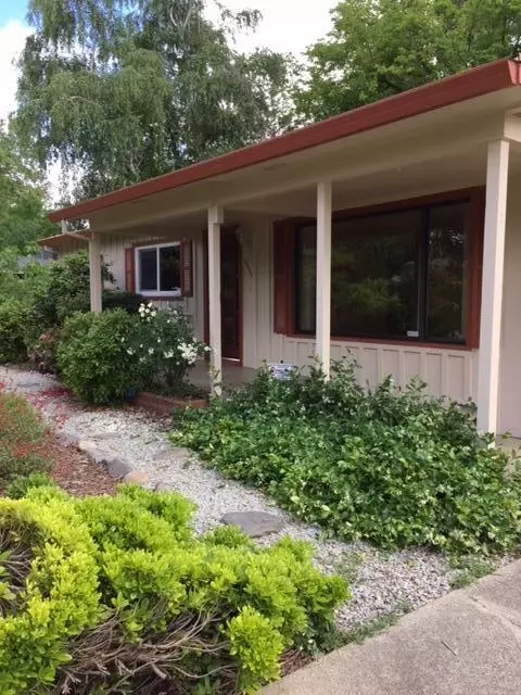 2611 Sacramento Dr, Redding, CA 96001 photo 1
