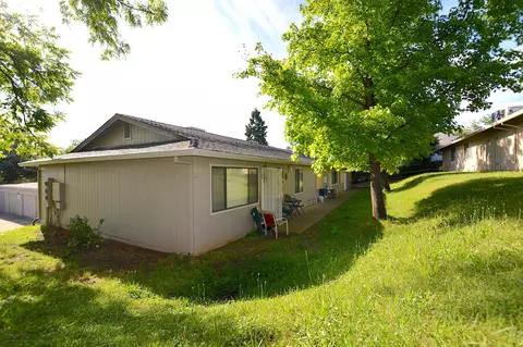 2057 Butte St, Redding, CA 96001 photo 2