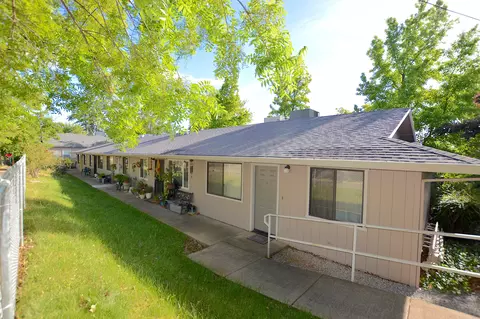 2057 Butte St, Redding, CA 96001 photo 1