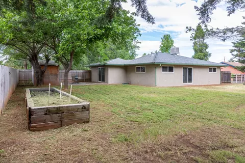 6931 Russell Ln, Redding, CA 96002 photo 17