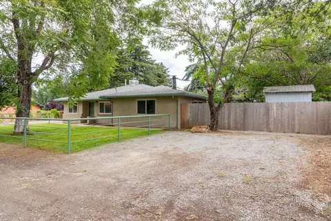 6931 Russell Ln, Redding, CA 96002 photo 3