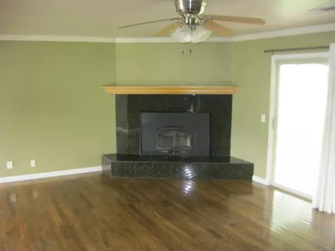 21118 Merrill Ln, Anderson, CA 96007 photo 2