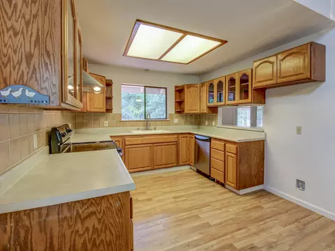 3861 Appalachian Way, Redding, CA 96001 photo 10