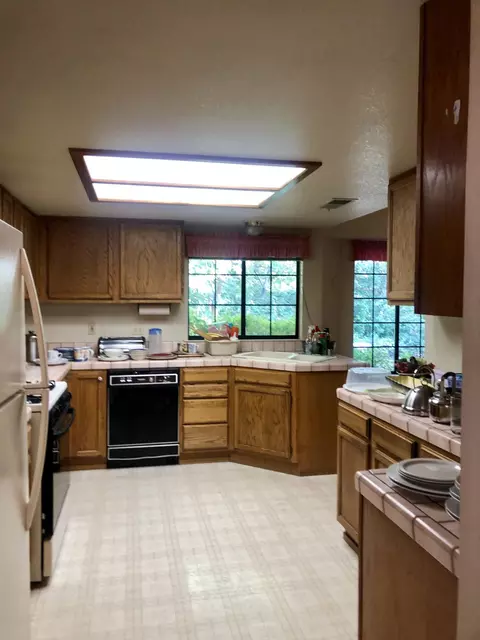 1767 Soda Springs Cir, Redding, CA 96002 photo 5