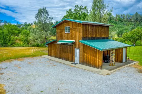 10924 Beaver Rd, Oak Run, CA 96069 photo 2