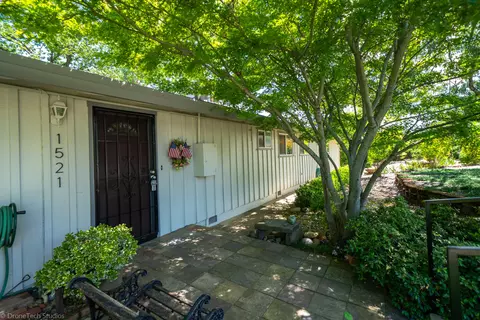 1521 Ridge Dr, Redding, CA 96001 photo 2