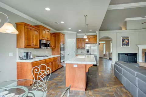 539 Castenda Dr, Redding, CA 96003 photo 8