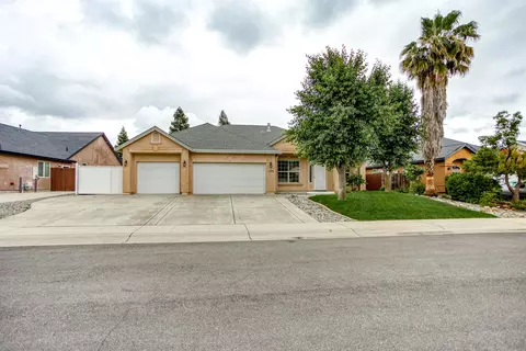 539 Castenda Dr, Redding, CA 96003 photo 1