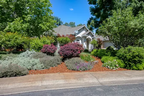 2663 La Rinconada Pl, Redding, CA 96002 photo 6