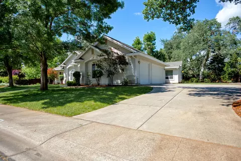 2663 La Rinconada Pl, Redding, CA 96002 photo 1