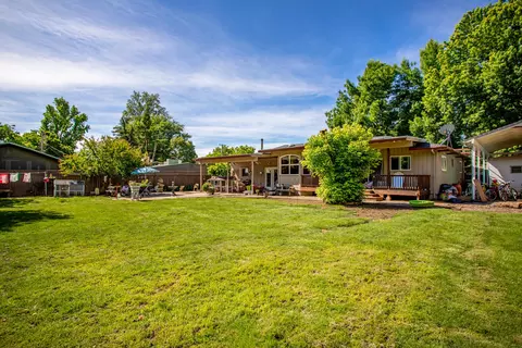 5599 Pleasant View Dr, Anderson, CA 96007 photo 15