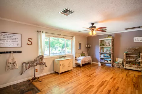 5599 Pleasant View Dr, Anderson, CA 96007 photo 6