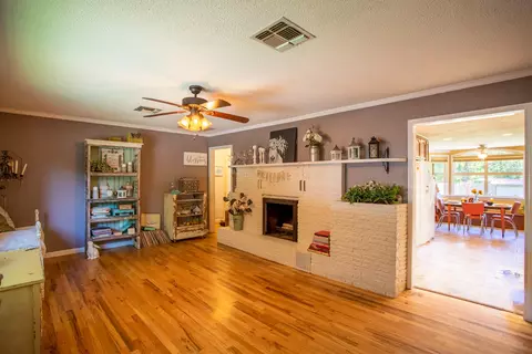 5599 Pleasant View Dr, Anderson, CA 96007 photo 7