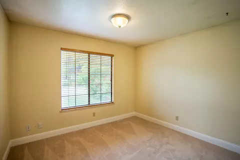 3455 Somerset Ave, Redding, CA 96002 photo 8