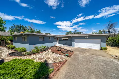 1703 Ridge Dr, Redding, CA 96001 photo 1