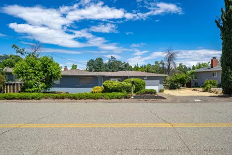 1703 Ridge Dr, Redding, CA 96001 photo 2