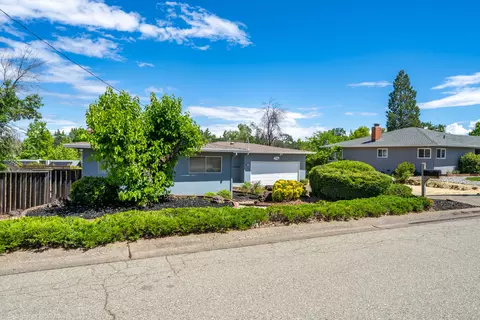 1703 Ridge Dr, Redding, CA 96001 photo 3