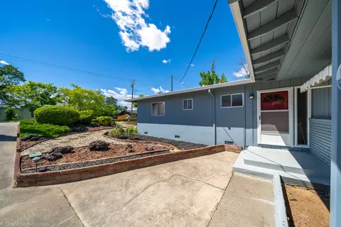 1703 Ridge Dr, Redding, CA 96001 photo 6