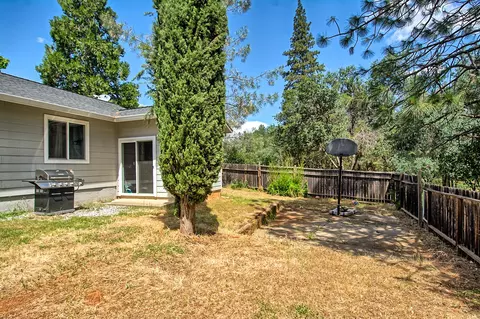 12385 Lake Blvd, Redding, CA 96003 photo 9