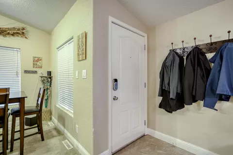 4409 White River Dr, Redding, CA 96003 photo 5