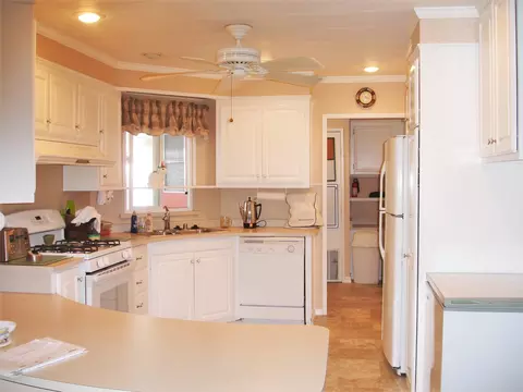 304 Lime Ct Sp #32, Redding, CA 96003 photo 3