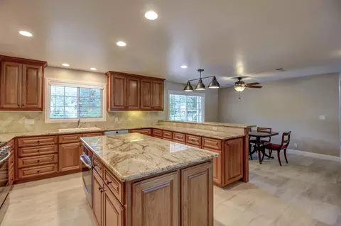 4600 Alta Mesa Dr, Redding, CA 96002 photo 9
