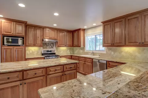 4600 Alta Mesa Dr, Redding, CA 96002 photo 8