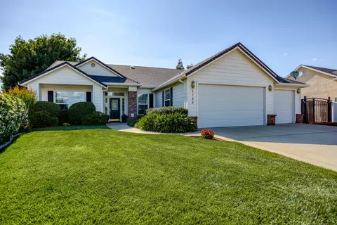 4298 Dorgan Dr, Redding, CA 96002 photo 2