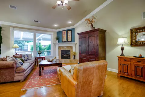 4298 Dorgan Dr, Redding, CA 96002 photo 8