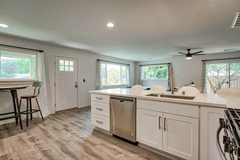 3635 Summit Dr, Redding, CA 96001 photo 6