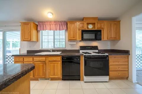 22785 Walts Ln, Anderson, CA 96007 photo 10