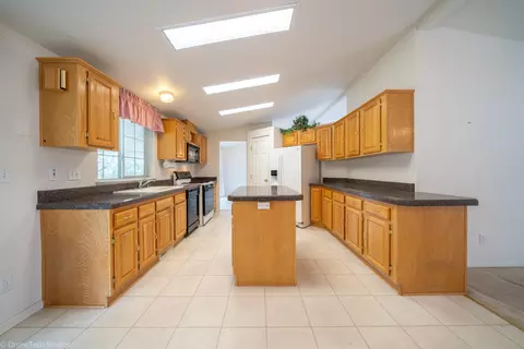 22785 Walts Ln, Anderson, CA 96007 photo 8