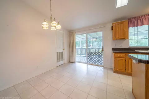 22785 Walts Ln, Anderson, CA 96007 photo 11