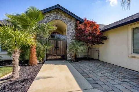 3166 Sunglow Dr, Redding, CA 96001 photo 4