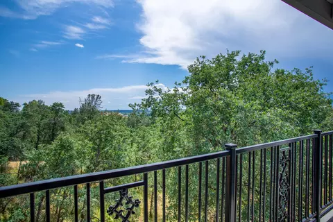 421 Ridgecrest Trl, Redding, CA 96003 photo 5