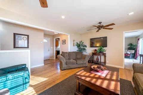 1433 Carter Way, Redding, CA 96002 photo 5
