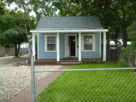 1037 Monroe St, Red Bluff, CA 96080 photo 1