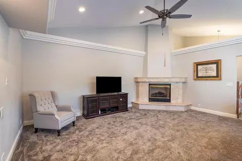 19350 Hunter Ct, Redding, CA 96003 photo 11