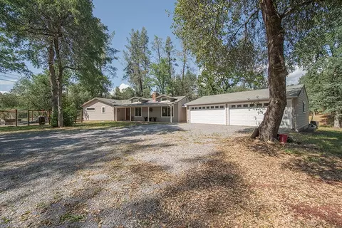 13839 Daniels Ln, Redding, CA 96003 photo 2