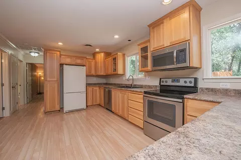 13839 Daniels Ln, Redding, CA 96003 photo 9