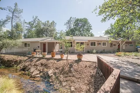 13839 Daniels Ln, Redding, CA 96003 photo 1