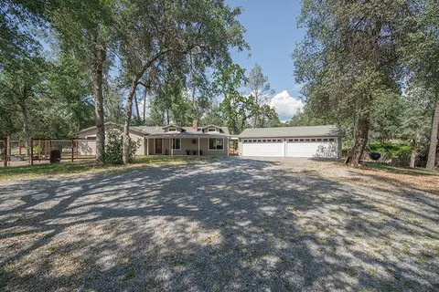 13839 Daniels Ln, Redding, CA 96003 photo 4