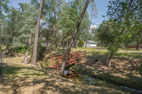 13839 Daniels Ln, Redding, CA 96003 photo 32
