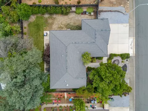 579 Fair Hill Dr, Redding, CA 96003 photo 4