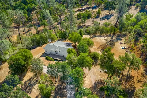 21645 W Elk Trl, Redding, CA 96003 photo 2