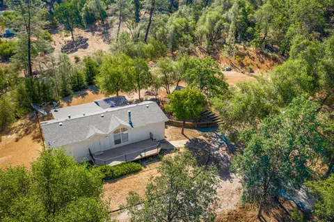 21645 W Elk Trl, Redding, CA 96003 photo 4
